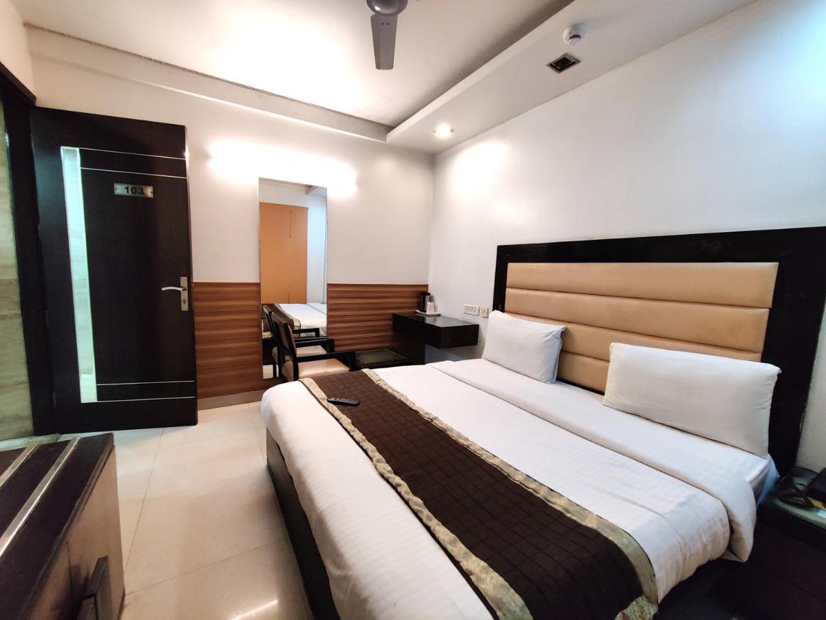 Stay At Hotel Pride, Delhi, Near Karol Bagh Metro Delhi (National Capital Territory of India) Extérieur photo