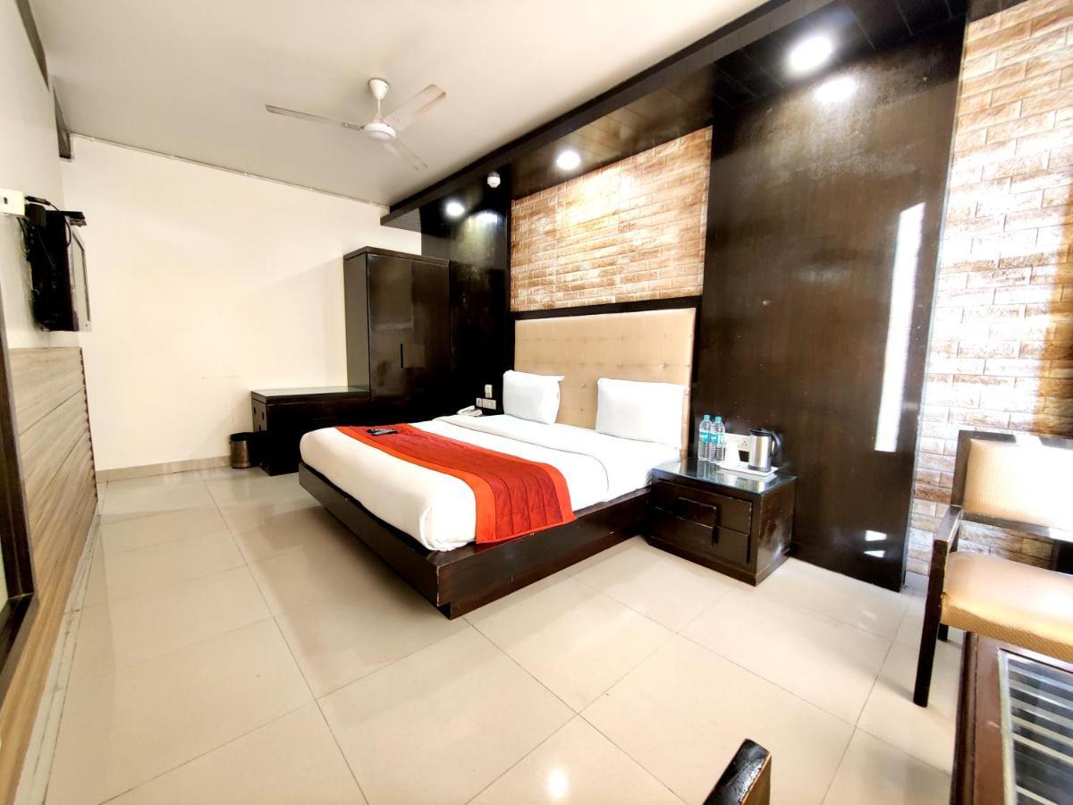 Stay At Hotel Pride, Delhi, Near Karol Bagh Metro Delhi (National Capital Territory of India) Extérieur photo