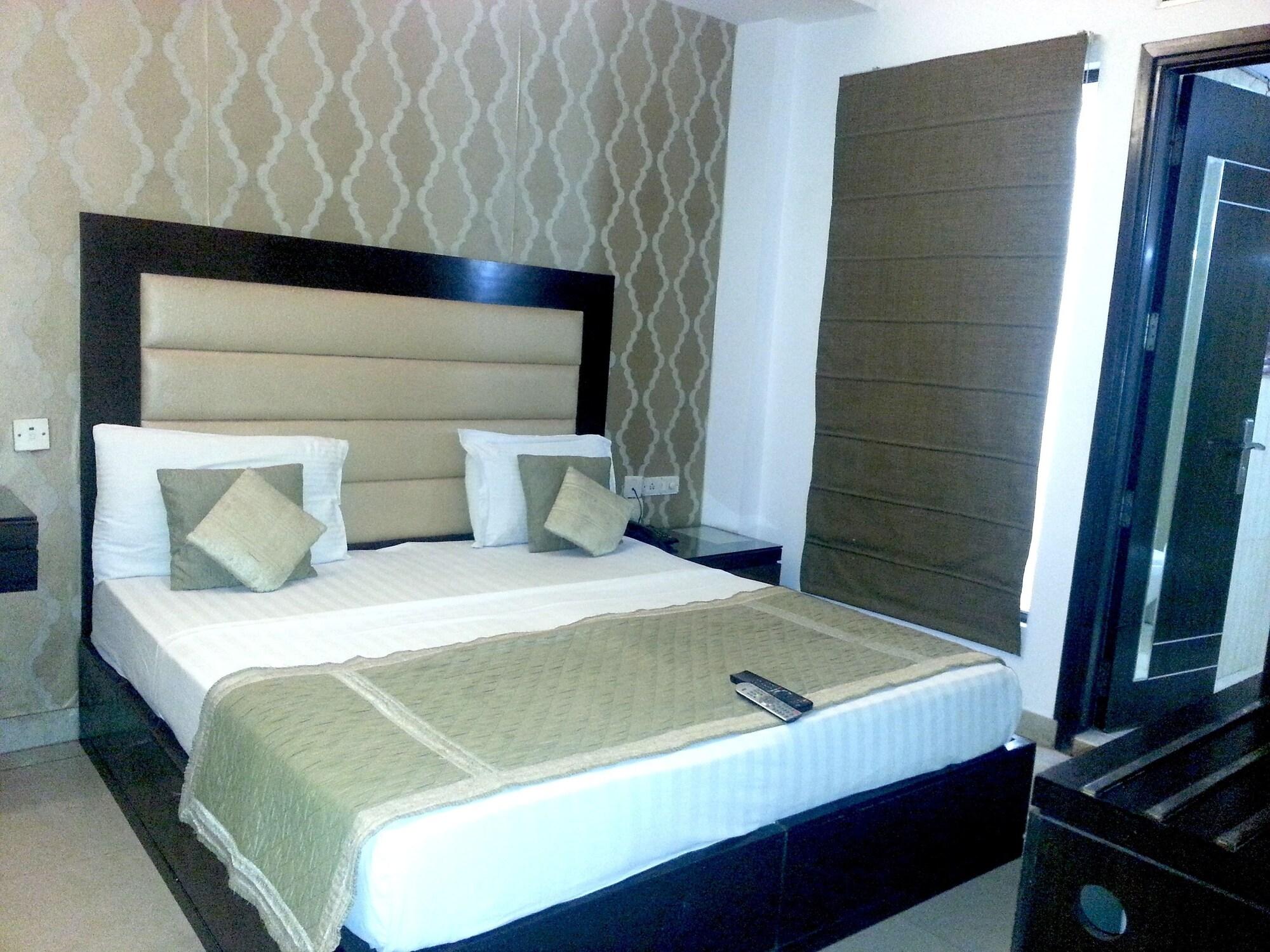 Stay At Hotel Pride, Delhi, Near Karol Bagh Metro Delhi (National Capital Territory of India) Extérieur photo