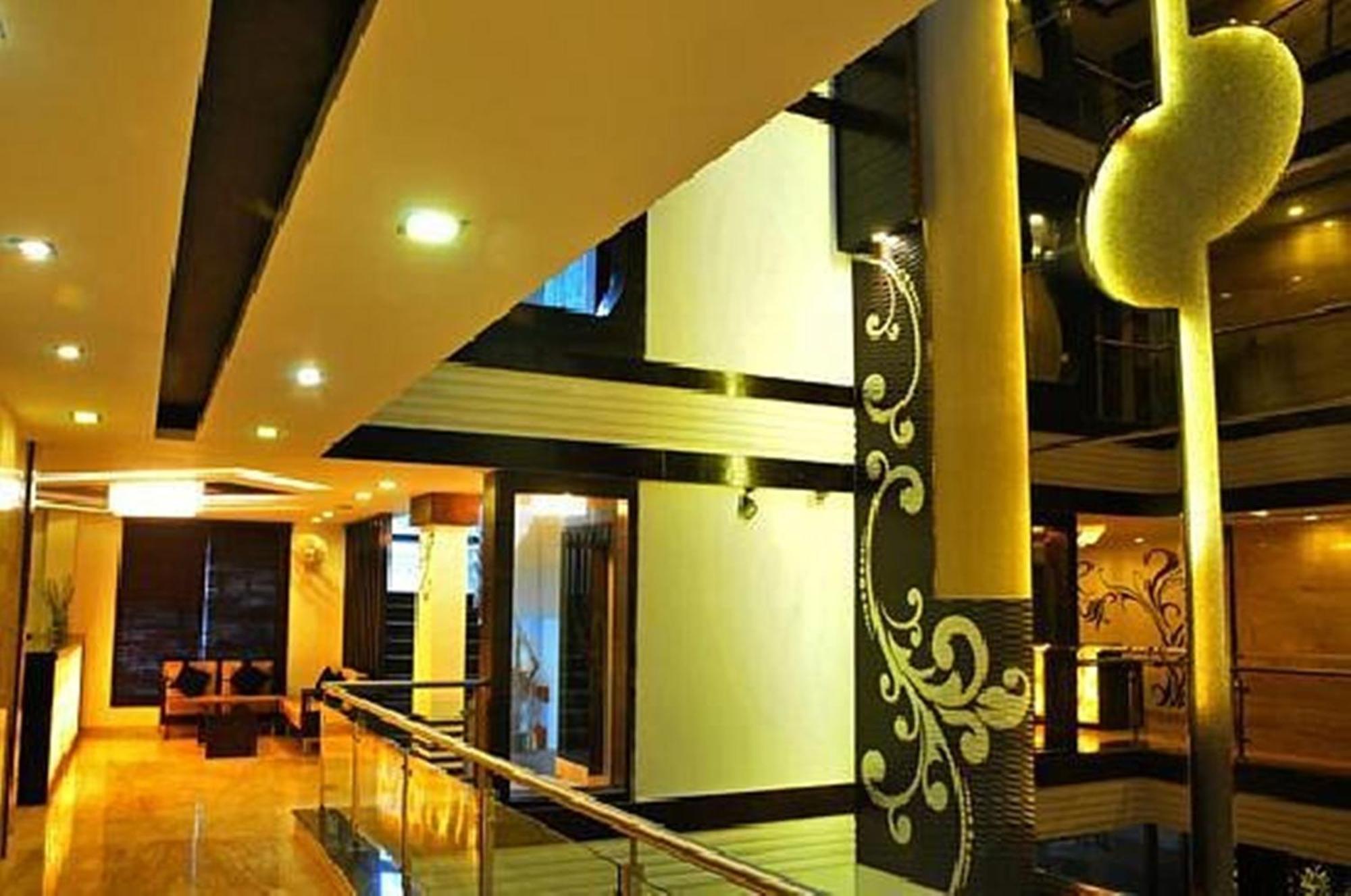 Stay At Hotel Pride, Delhi, Near Karol Bagh Metro Delhi (National Capital Territory of India) Extérieur photo