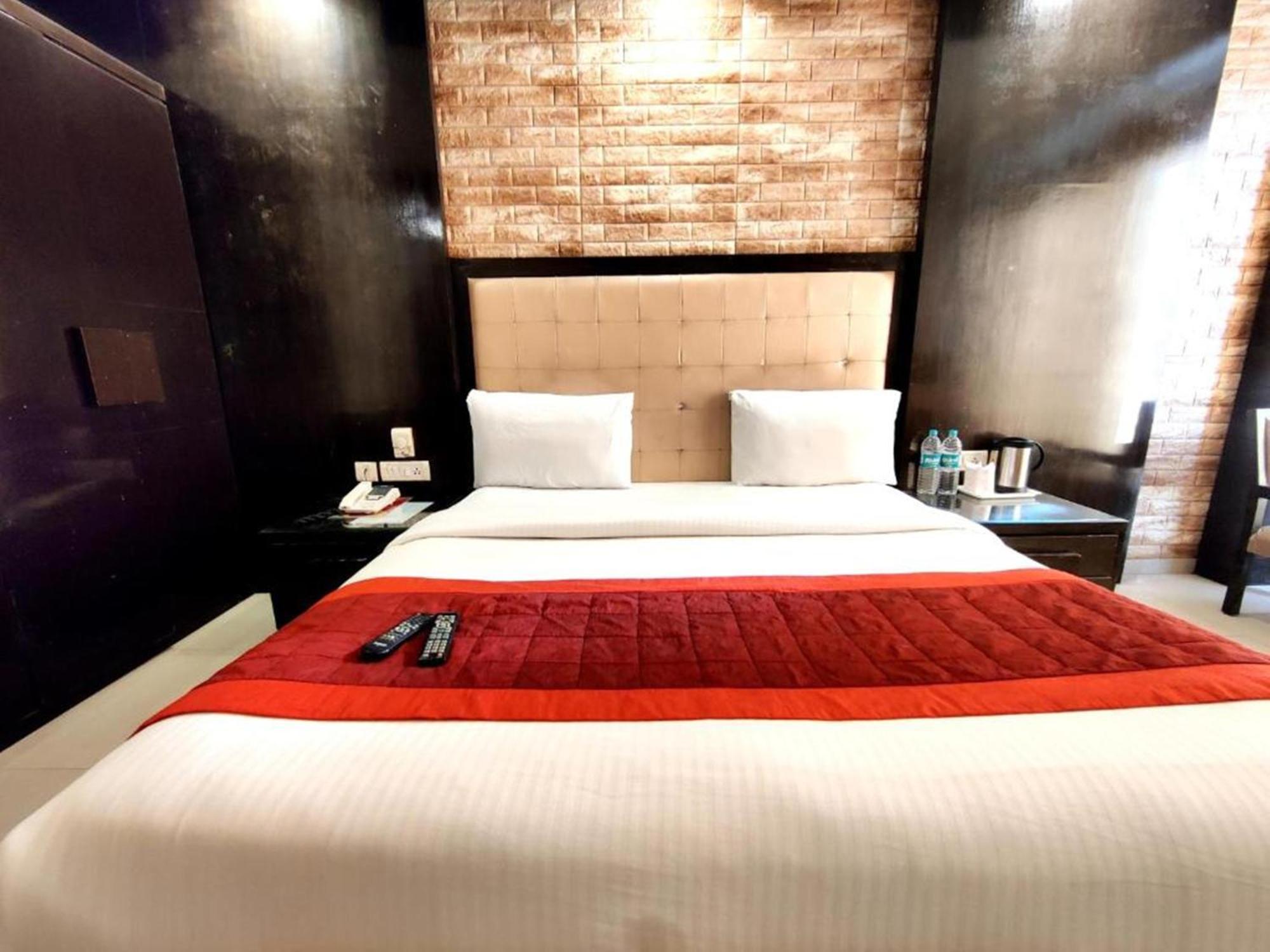 Stay At Hotel Pride, Delhi, Near Karol Bagh Metro Delhi (National Capital Territory of India) Extérieur photo