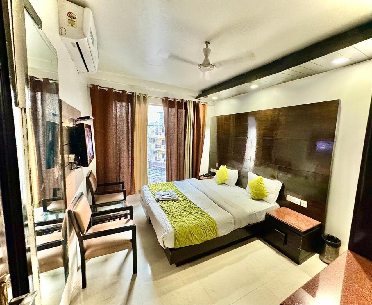 Stay At Hotel Pride, Delhi, Near Karol Bagh Metro Delhi (National Capital Territory of India) Extérieur photo