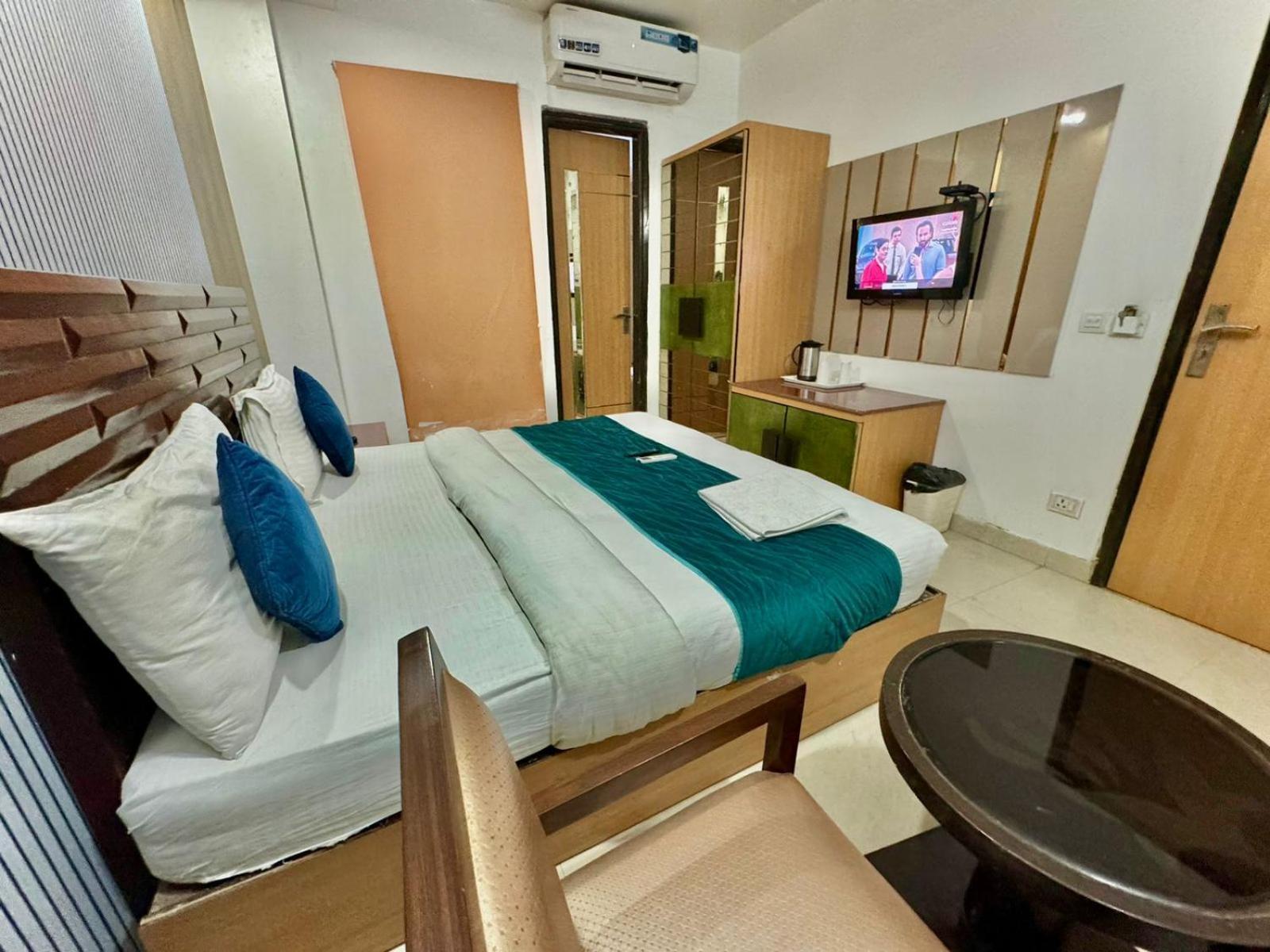 Stay At Hotel Pride, Delhi, Near Karol Bagh Metro Delhi (National Capital Territory of India) Extérieur photo