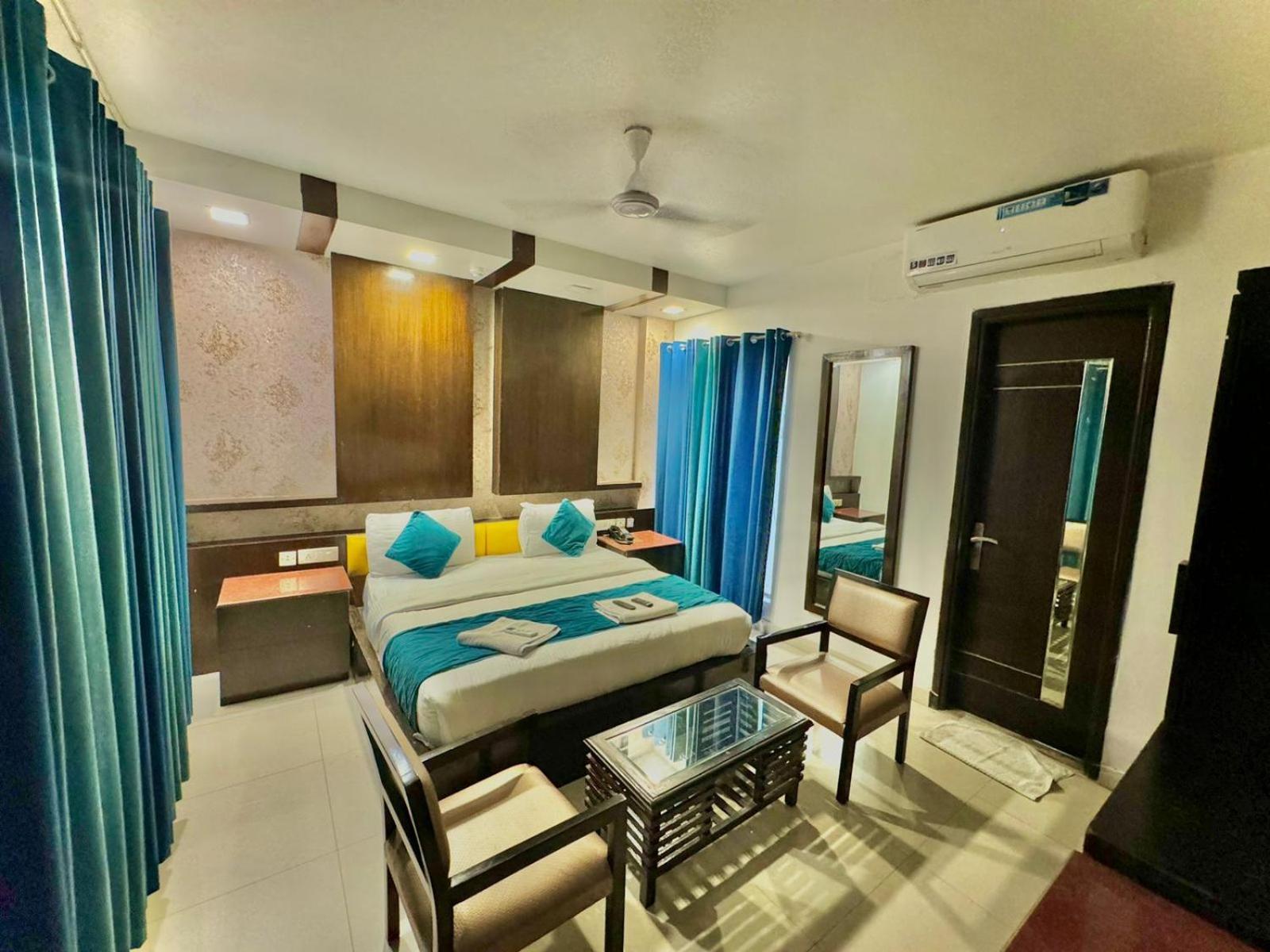 Stay At Hotel Pride, Delhi, Near Karol Bagh Metro Delhi (National Capital Territory of India) Extérieur photo