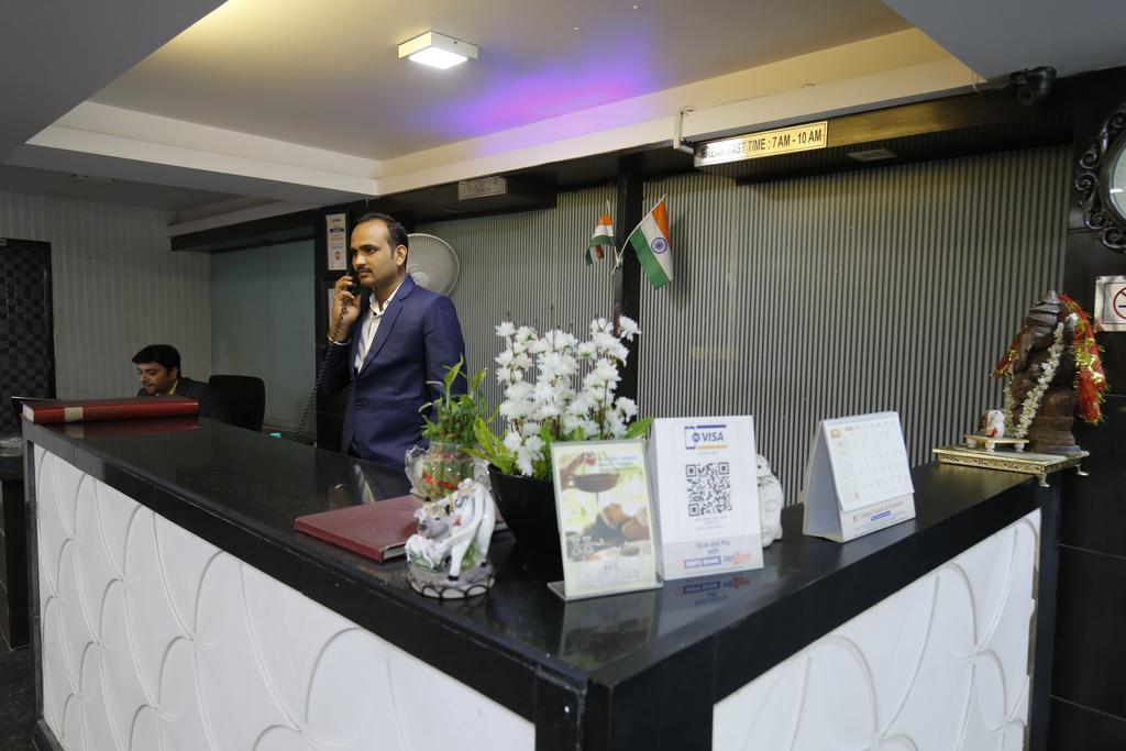 Stay At Hotel Pride, Delhi, Near Karol Bagh Metro Delhi (National Capital Territory of India) Extérieur photo